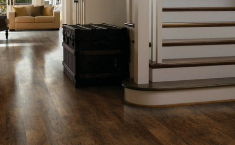 Laminate laminate floors in hall